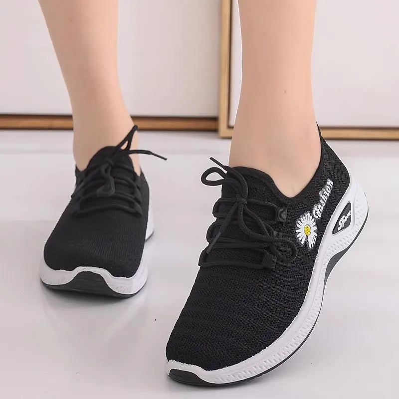 New Women's Shoes Autumn New True Fly Weaving Old Beijing Cloth Shoes Little Daisy Women's Casual Sports Shoes Walking Shoes